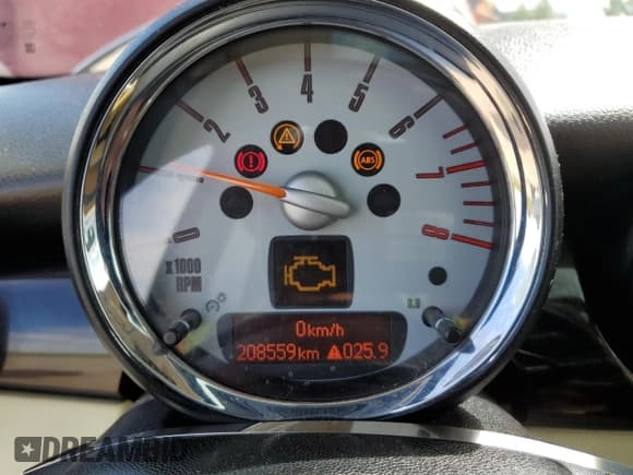 ✅ 2009 MINI Hardtop • VIN: WMWMF33529TU71729 • Lot: 69407195. Listed on Copart with 208,559 mi. Free auction sales archive from the USA and detailed vehicle history report at DreamBid. Image 9.