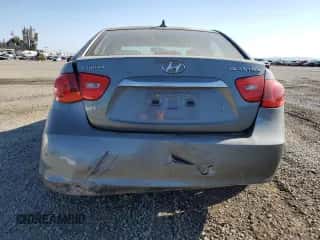 2010 Hyundai Elantra GLS z VIN KMHDU4AD3AU942791, wystawiony jako Copart lot #73034554 z przebiegiem 163 432 mil mil oraz Szkoda całkowita • Salvage title. Historia ofert i sprzedaży dostępna na DreamBid. Obrazek 6.