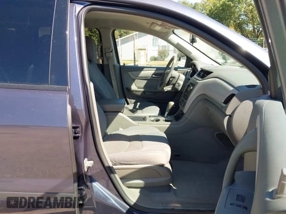 ✅ 2014 Chevrolet Traverse LS • VIN: 1GNKVFKD2EJ213392 • Лот: 43156876. Опубликован ранее на IAAI с пробегом 106 567 миль. Бесплатный доступ к архиву аукционных продаж из США и подробный отчёт об истории автомобиля на DreamBid. Изображение 5.