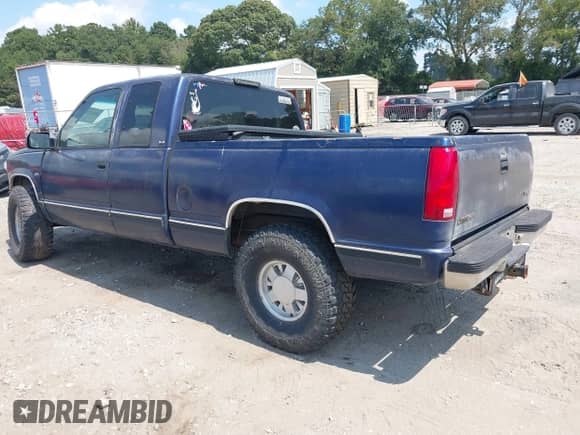 ✅ 1995 GMC Sierra 1500 • VIN: 2GTEC19K1S1534915 • Lot: 43112864. Wystawiony na IAAI z przebiegiem 205 048 mil mil. Skorzystaj z bezpłatnego archiwum sprzedaży aukcyjnych z USA i zobacz szczegółowy raport historii pojazdu na DreamBid. Zdjęcie 3.