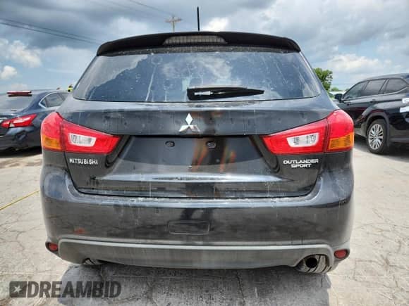 2015 Mitsubishi Outlander ES with VIN 4A4AP3AU7FE007230, listed as a Copart auction lot 62764425 with 133,871 mi miles and Salvage title. Bid and sale history available at DreamBid. Image 6.