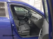 ✅ 2025 Toyota Corolla Cross Hybrid S • VIN: 7MUFBABG4SV073091 • Lot: 43469992. Wystawiony na IAAI z przebiegiem 8 524 mil. Bezpłatny archiwum sprzedaży aukcyjnych z USA i szczegółowy raport historii pojazdu na DreamBid. Zdjęcie 5.