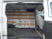 ✅ 2016 Ford Transit Cargo • VIN: 1FTYR1ZM4GKB20953 • Lot: 43766268. Wystawiony na IAAI z przebiegiem 151 953 mil. Bezpłatny archiwum sprzedaży aukcyjnych z USA i szczegółowy raport historii pojazdu na DreamBid. Zdjęcie 8.