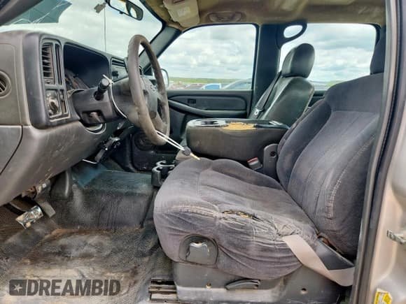 ✅ 2006 Chevrolet Silverado 2500HD Work Truck • VIN: 1GCHC23U66F225095 • Лот: 81761925. Опубликован ранее на Copart с пробегом 355 706 миль. Бесплатный доступ к архиву аукционных продаж из США и подробный отчёт об истории автомобиля на DreamBid. Изображение 7.