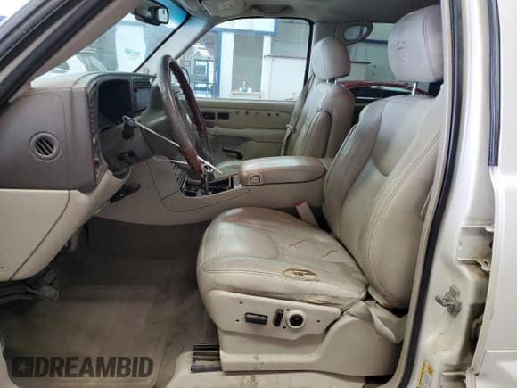 ✅ 2006 Cadillac Escalade EXT • VIN: 3GYEK62N16G155814 • Лот: 56280445. Опубликован ранее на Copart с пробегом 251 216 миль. Бесплатный доступ к архиву аукционных продаж из США и подробный отчёт об истории автомобиля на DreamBid. Изображение 7.