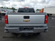 ✅ 2018 Chevrolet Silverado 1500 LT • VIN: 1GCVKREC2JZ316679 • Лот: 55821504. Опубликован ранее на Copart с пробегом 75 540 миль. Бесплатный доступ к архиву аукционных продаж из США и подробный отчёт об истории автомобиля на DreamBid. Изображение 6.