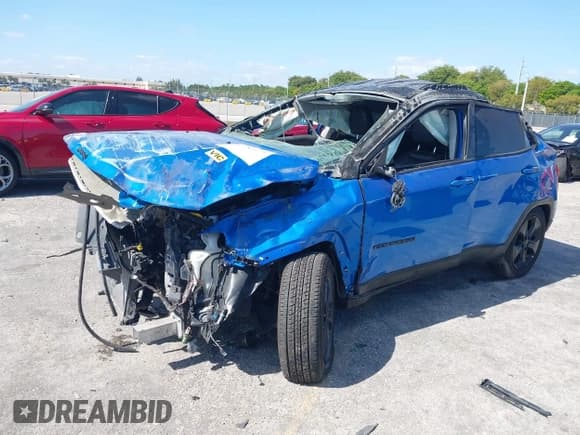 ✅ 2019 Jeep Compass Latitude • VIN: 3C4NJCBB4KT667615 • Lot: 42154977. Listed on IAAI with 63,653 mi. Free auction sales archive from the USA and detailed vehicle history report at DreamBid. Image 16.