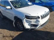 ✅ 2019 Jeep Cherokee Latitude Plus • VIN: 1C4PJLLB0KD202259 • Lot: 43523124. Wystawiony na IAAI z przebiegiem 139 184 mil. Bezpłatny archiwum sprzedaży aukcyjnych z USA i szczegółowy raport historii pojazdu na DreamBid. Zdjęcie 6.