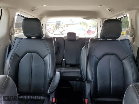 ✅ 2021 Chrysler Pacifica Hybrid Touring L • VIN: 2C4RC1L76MR599382 • Lot: 64046155. Wystawiony na Copart z przebiegiem 115 101 mil. Bezpłatny archiwum sprzedaży aukcyjnych z USA i szczegółowy raport historii pojazdu na DreamBid. Zdjęcie 10.