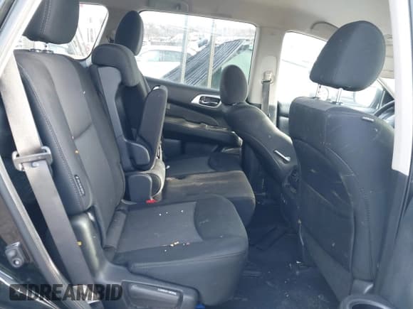 ✅ 2019 Nissan Pathfinder SV • VIN: 5N1DR2MM9KC652760 • Lot: 43879616. Wystawiony na IAAI z przebiegiem 102 389 mil. Bezpłatny archiwum sprzedaży aukcyjnych z USA i szczegółowy raport historii pojazdu na DreamBid. Zdjęcie 8.