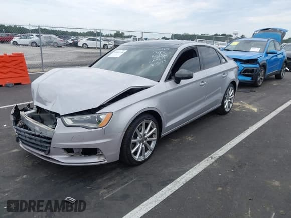 ✅ 2016 Audi A3 Premium • VIN: WAUA7GFF2G1066717 • Lot: 43087150. Wystawiony na IAAI z przebiegiem 124 431 mil. Bezpłatny archiwum sprzedaży aukcyjnych z USA i szczegółowy raport historii pojazdu na DreamBid. Zdjęcie 17.