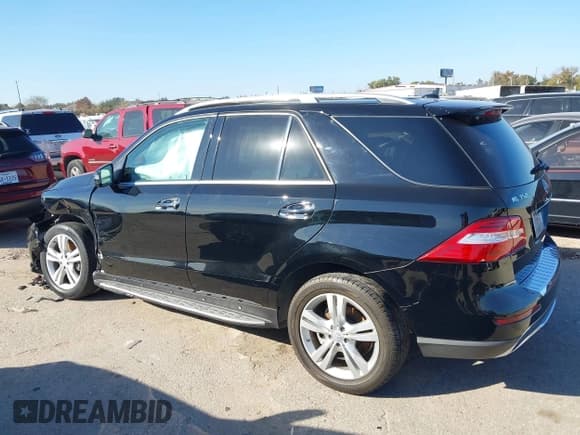 ✅ 2014 Mercedes-Benz M 350 • VIN: 4JGDA2EB0EA286014 • Lot: 43904875. Wystawiony na IAAI z przebiegiem 183 664 mil. Bezpłatny archiwum sprzedaży aukcyjnych z USA i szczegółowy raport historii pojazdu na DreamBid. Zdjęcie 14.