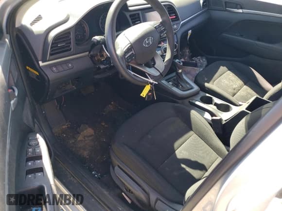 ✅ 2019 Hyundai Elantra SE • VIN: 5NPD74LF5KH418581 • Lot: 82282475. Listed on Copart with 74,883 mi. Free auction sales archive from the USA and detailed vehicle history report at DreamBid. Image 8.