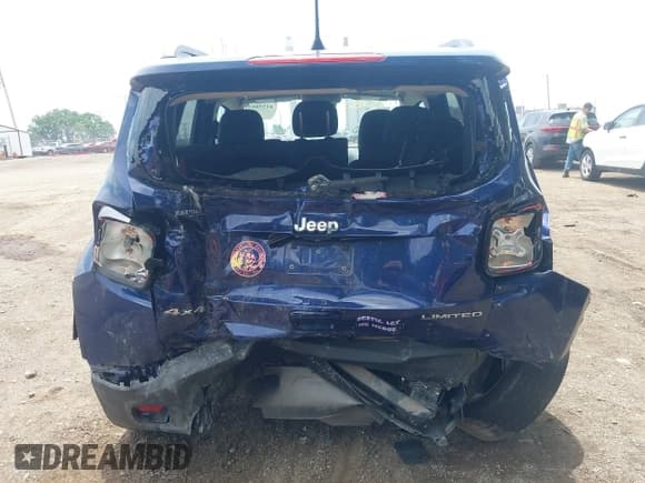 ✅ 2021 Jeep Renegade Limited • VIN: ZACNJDD15MPM09850 • Lot: 42538839. Wystawiony na IAAI z przebiegiem 46 349 mil. Bezpłatny archiwum sprzedaży aukcyjnych z USA i szczegółowy raport historii pojazdu na DreamBid. Zdjęcie 16.