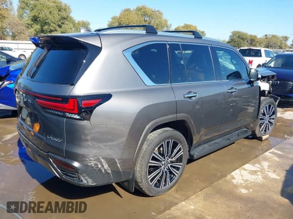 ✅ 2024 Lexus LX 600 Luxury • VIN: JTJGB7CX3R4066099 • Lot: 43623380. Listed on IAAI with 9,180 mi. Free auction sales archive from the USA and detailed vehicle history report at DreamBid. Image 4.