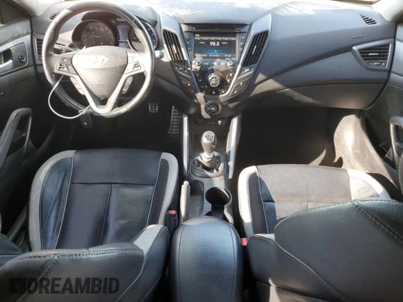 ✅ 2013 Hyundai Veloster Turbo • VIN: KMHTC6AE3DU153371 • Lot: 82825894. Wystawiony na Copart z przebiegiem 259 865 mil. Bezpłatny archiwum sprzedaży aukcyjnych z USA i szczegółowy raport historii pojazdu na DreamBid. Zdjęcie 8.