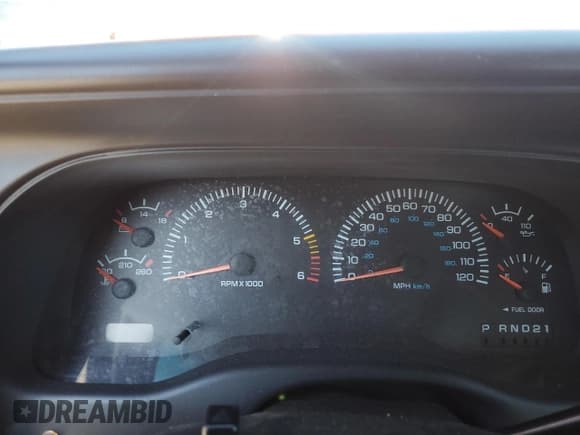 ✅ 2000 Dodge Dakota • VIN: 1B7GL22X0YS694166 • Lot: 87619775. Wystawiony na Copart z przebiegiem Nie podano. Bezpłatny archiwum sprzedaży aukcyjnych z USA i szczegółowy raport historii pojazdu na DreamBid. Zdjęcie 9.