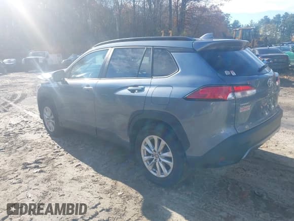 ✅ 2022 Toyota Corolla Cross LE • VIN: 7MUCAABG8NV019576 • Lot: 43562365. Listed on IAAI with 24,787 mi. Free auction sales archive from the USA and detailed vehicle history report at DreamBid. Image 3.