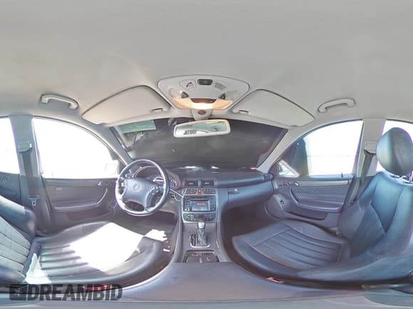 ✅ 2002 Mercedes-Benz C AMG • VIN: WDBRF65JX2F142932 • Lot: 56561925. Wystawiony na Copart z przebiegiem 191 142 mil. Bezpłatny archiwum sprzedaży aukcyjnych z USA i szczegółowy raport historii pojazdu na DreamBid. Zdjęcie 14.