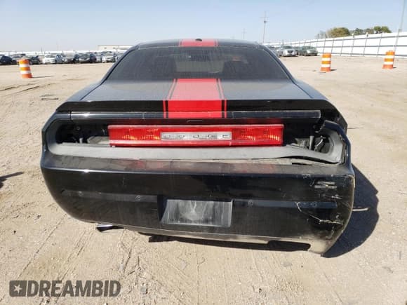 ✅ 2013 Dodge Challenger SXT • VIN: 2C3CDYAG0DH520832 • Lot: 73315994. Wystawiony na Copart z przebiegiem 105 820 mil. Bezpłatny archiwum sprzedaży aukcyjnych z USA i szczegółowy raport historii pojazdu na DreamBid. Zdjęcie 6.