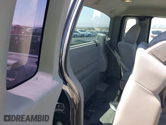 ✅ 2005 Ford F-150 STX • VIN: 1FTRF02W35KD01347 • Lot: 42984412. Listed on IAAI with 164,416 mi. Free auction sales archive from the USA and detailed vehicle history report at DreamBid. Image 8.