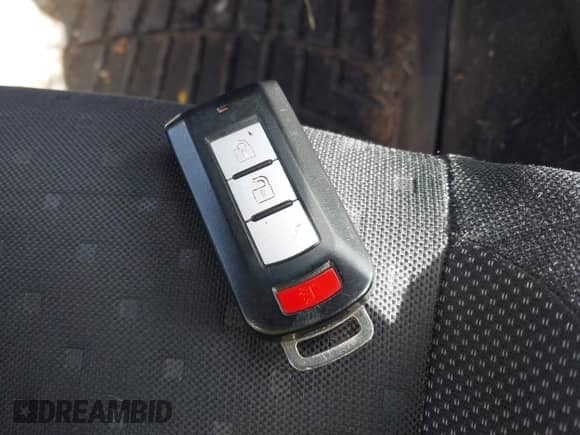 2011 Mitsubishi Outlander SE with VIN JA4AR4AU1BZ001556, listed as a IAAI auction lot 43490898 with 163,930 mi miles and . Bid and sale history available at DreamBid. Image 11.