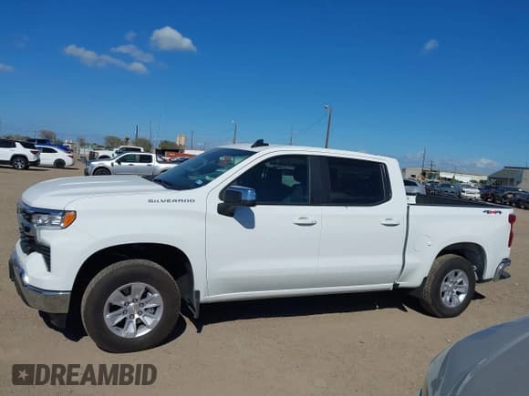 ✅ 2026 Chevrolet Silverado 1500 LT • VIN: 2GCUKDED9T1115123 • Lot: 43699786. Wystawiony na IAAI z przebiegiem 2 668 mil. Bezpłatny archiwum sprzedaży aukcyjnych z USA i szczegółowy raport historii pojazdu na DreamBid. Zdjęcie 14.