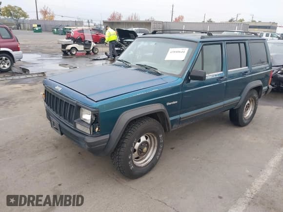✅ 1995 Jeep Cherokee SE • VIN: 1J4FJ28S9SL657965 • Lot: 43840644. Listed on IAAI with 270,929 mi. Free auction sales archive from the USA and detailed vehicle history report at DreamBid. Image 17.