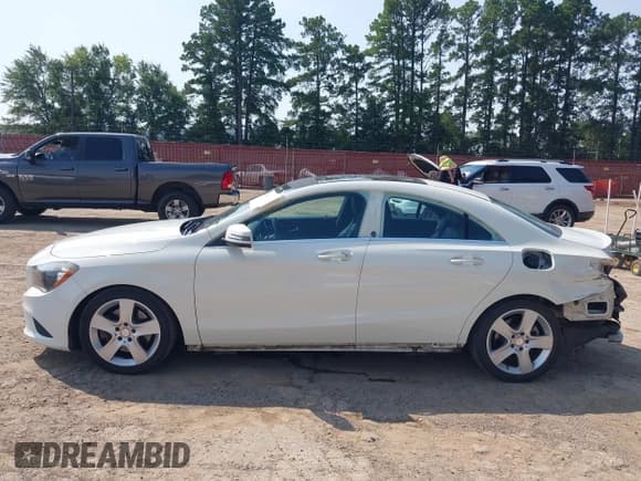 ✅ 2015 Mercedes-Benz CLA 250 • VIN: WDDSJ4GBXFN238699 • Lot: 43160458. Listed on IAAI with 151,570 mi. Free auction sales archive from the USA and detailed vehicle history report at DreamBid. Image 15.