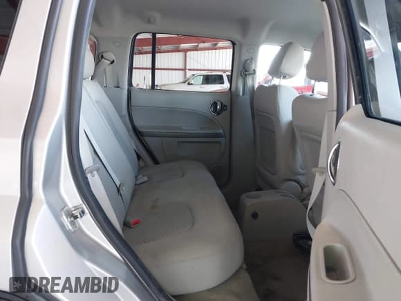 ✅ 2008 Chevrolet HHR LS • VIN: 3GNDA13D68S635562 • Lot: 41963052. Listed on IAAI with 163,962 mi. Free auction sales archive from the USA and detailed vehicle history report at DreamBid. Image 8.