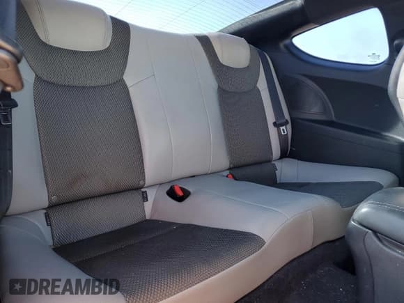 ✅ 2013 Hyundai Genesis Coupe 2.0T • VIN: KMHHT6KD6DU091878 • Lot: 53606815. Wystawiony na Copart z przebiegiem 142 441 mil. Bezpłatny archiwum sprzedaży aukcyjnych z USA i szczegółowy raport historii pojazdu na DreamBid. Zdjęcie 10.