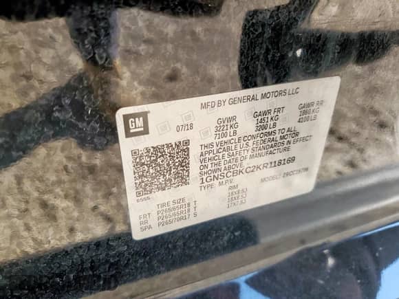 2019 Chevrolet Tahoe LT z VIN 1GNSCBKC2KR118169, wystawiony jako Copart lot #85701705 z przebiegiem 113 918 mil mil oraz Czysty tytuł • Clean title. Historia ofert i sprzedaży dostępna na DreamBid. Obrazek 13.