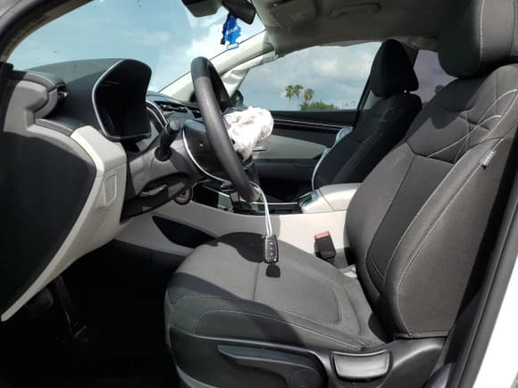 ✅ 2023 Hyundai Tucson SE • VIN: 5NMJACAE0PH283040 • Lot: 63897414. Wystawiony na Copart z przebiegiem 33 263 mil. Bezpłatny archiwum sprzedaży aukcyjnych z USA i szczegółowy raport historii pojazdu na DreamBid. Zdjęcie 7.