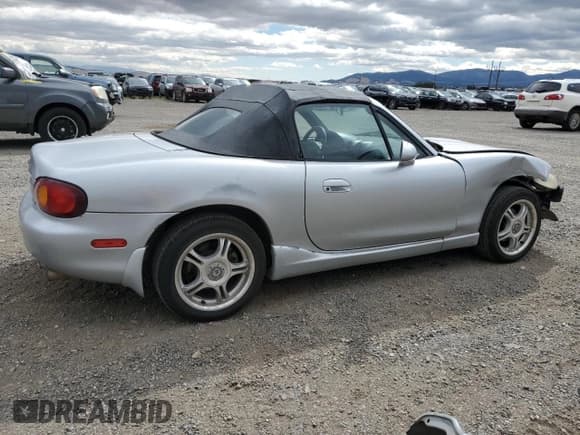 ✅ 2000 Mazda MX-5 Miata • VIN: JM1NB3530Y0141733 • Lot: 68888174. Wystawiony na Copart z przebiegiem 179 792 mil. Bezpłatny archiwum sprzedaży aukcyjnych z USA i szczegółowy raport historii pojazdu na DreamBid. Zdjęcie 3.