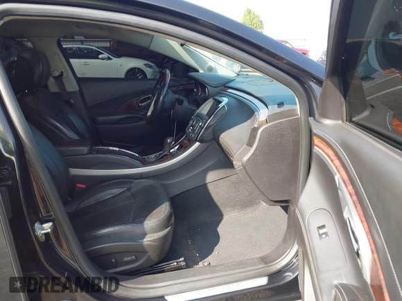 ✅ 2011 Buick LaCrosse CXL • VIN: 1G4GD5GDXBF135409 • Lot: 43216053. Wystawiony na IAAI z przebiegiem 159 598 mil. Bezpłatny archiwum sprzedaży aukcyjnych z USA i szczegółowy raport historii pojazdu na DreamBid. Zdjęcie 5.