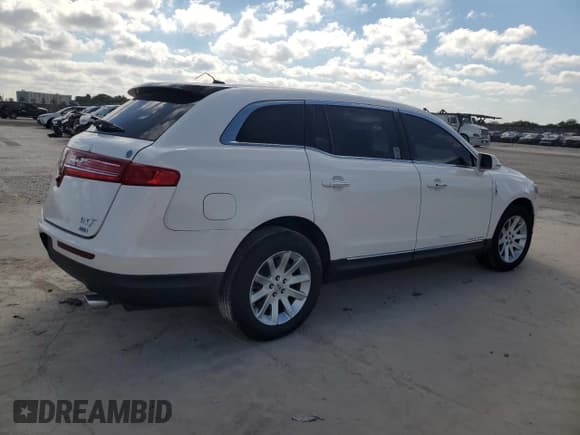 ✅ 2014 Lincoln MKT • VIN: 2LMHJ5NK6EBL56238 • Lot: 43447785. Wystawiony na Copart z przebiegiem 175 335 mil. Bezpłatny archiwum sprzedaży aukcyjnych z USA i szczegółowy raport historii pojazdu na DreamBid. Zdjęcie 3.