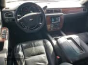 ✅ 2007 Chevrolet Suburban LT • VIN: 1GNFC16097J232512 • Lot: 75290024. Wystawiony na Copart z przebiegiem 464 681 mil. Bezpłatny archiwum sprzedaży aukcyjnych z USA i szczegółowy raport historii pojazdu na DreamBid. Zdjęcie 8.