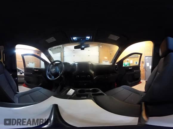 2020 Chevrolet Silverado 1500 Work Truck z VIN 1GCRYAEHXLZ231685, wystawiony jako IAAI lot #41434472 z przebiegiem 117 917 mil mil oraz . Historia ofert i sprzedaży dostępna na DreamBid. Obrazek 20.