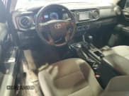 ✅ 2017 Toyota Tacoma SR • VIN: 5TFSX5EN3HX054305 • Лот: 64782855. Опубликован ранее на Copart с пробегом 130 145 миль. Бесплатный доступ к архиву аукционных продаж из США и подробный отчёт об истории автомобиля на DreamBid. Изображение 8.