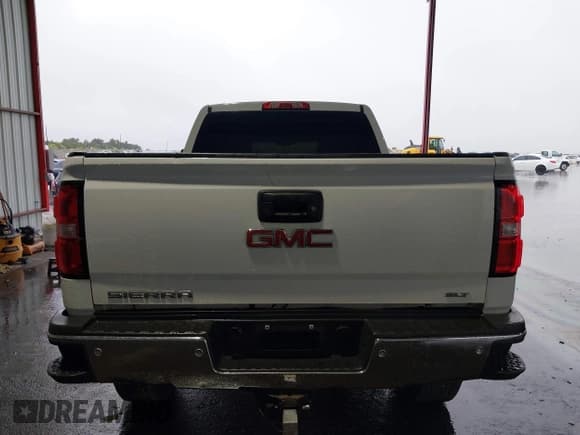 ✅ 2019 GMC Sierra 2500HD SLT • VIN: 1GT12REY2KF238367 • Lot: 43289541. Wystawiony na IAAI z przebiegiem 161 628 mil. Bezpłatny archiwum sprzedaży aukcyjnych z USA i szczegółowy raport historii pojazdu na DreamBid. Zdjęcie 16.