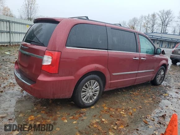 ✅ 2013 Chrysler Town & Country Touring L • VIN: 2C4RC1CG5DR786354 • Lot: 93449195. Wystawiony na Copart z przebiegiem 134 379 mil. Bezpłatny archiwum sprzedaży aukcyjnych z USA i szczegółowy raport historii pojazdu na DreamBid. Zdjęcie 3.