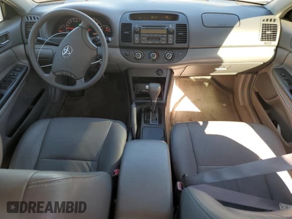 ✅ 2005 Toyota Camry LE • VIN: 4T1BF32K25U611800 • Lot: 92699075. Wystawiony na Copart z przebiegiem 137 898 mil. Bezpłatny archiwum sprzedaży aukcyjnych z USA i szczegółowy raport historii pojazdu na DreamBid. Zdjęcie 8.