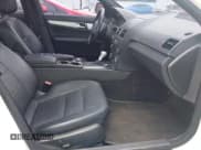 ✅ 2008 Mercedes-Benz C 300 Sport • VIN: WDDGF54X58F114849 • Лот: 42980632. Опубликован ранее на IAAI с пробегом 173 203 миль. Бесплатный доступ к архиву аукционных продаж из США и подробный отчёт об истории автомобиля на DreamBid. Изображение 5.