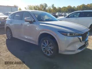 ✅ 2025 Mazda CX-5 S Premium Plus • VIN: JM3KFBEM1S0541793 • Lot: 43349681. Wystawiony na IAAI z przebiegiem 7 972 mil. Bezpłatny archiwum sprzedaży aukcyjnych z USA i szczegółowy raport historii pojazdu na DreamBid. Zdjęcie 1.