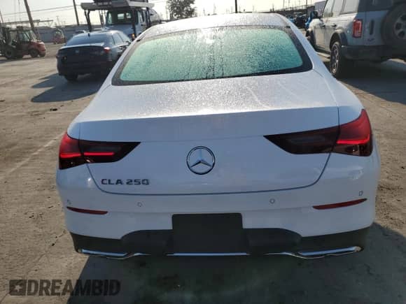 2025 Mercedes-Benz CLA 250 z VIN W1K5J4GB6SN522550, wystawiony jako Copart lot #63819805 z przebiegiem 19 357 mil mil oraz Szkoda całkowita • Salvage title. Historia ofert i sprzedaży dostępna na DreamBid. Obrazek 6.