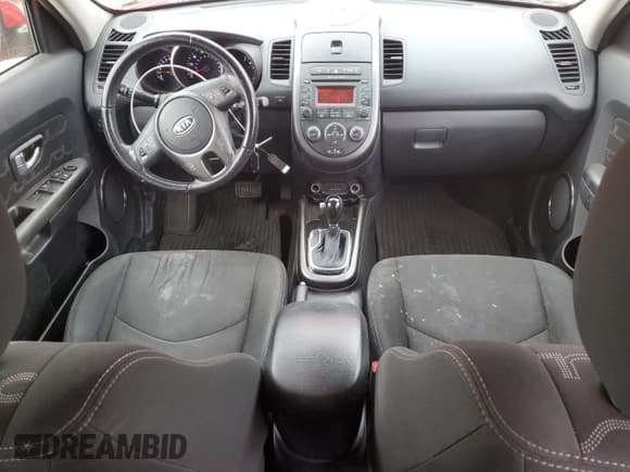 ✅ 2012 Kia Soul + • VIN: KNDJT2A68C7464384 • Лот: 91179855. Опубликован ранее на Copart с пробегом 159 498 миль. Бесплатный доступ к архиву аукционных продаж из США и подробный отчёт об истории автомобиля на DreamBid. Изображение 8.