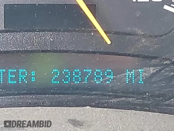 ✅ 2005 Chevrolet Silverado 2500HD Work Truck • VIN: 1GCHK23245F965938 • Lot: 43677906. Wystawiony na IAAI z przebiegiem 238 789 mil. Bezpłatny archiwum sprzedaży aukcyjnych z USA i szczegółowy raport historii pojazdu na DreamBid. Zdjęcie 15.