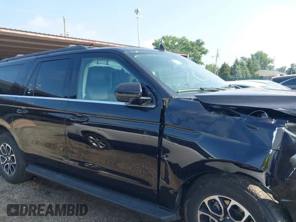 ✅ 2024 Ford Expedition Max XLT • VIN: 1FMJK1J82REA10050 • Lot: 42698350. Listed on IAAI with 47,383 mi. Free auction sales archive from the USA and detailed vehicle history report at DreamBid. Image 13.