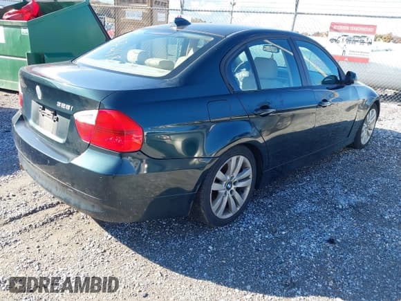 ✅ 2007 BMW 3 Series 328i • VIN: WBAVA37597NE27471 • Лот: 43592733. Опубликован ранее на IAAI с пробегом 105 405 миль. Бесплатный доступ к архиву аукционных продаж из США и подробный отчёт об истории автомобиля на DreamBid. Изображение 4.