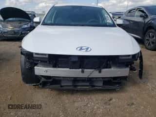 2023 Hyundai Ioniq 5 SE z VIN KM8KMDAF7PU231337, wystawiony jako Copart lot #72635864 z przebiegiem 4 939 mil mil oraz Szkoda całkowita • Salvage title. Historia ofert i sprzedaży dostępna na DreamBid. Obrazek 5.